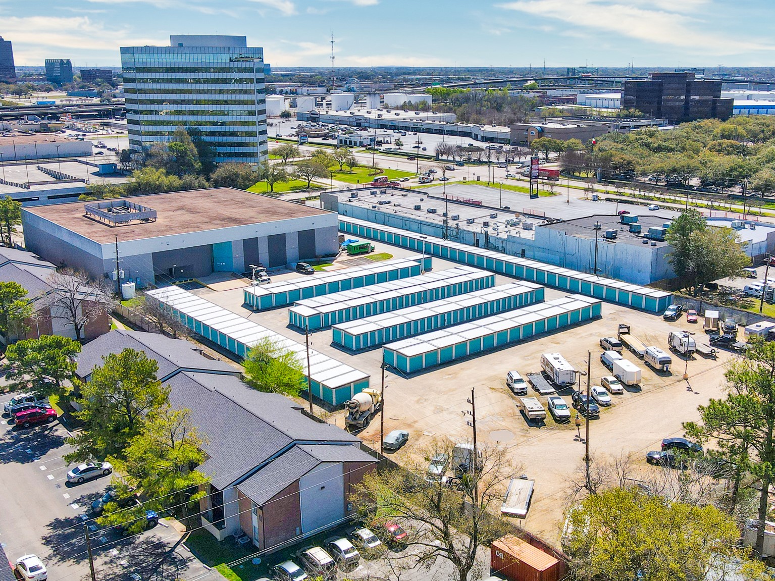 The LeClaireSchlosser Group of Marcus & Millichap Arranges the Sale of